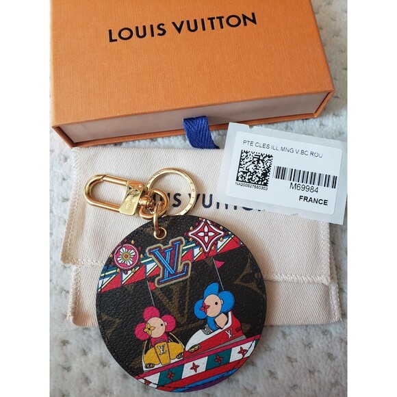 Louis Vuitton VIVIENNE BUMPER CARS CHRISTMAS 2020 BAG CHARM & KEY HOLDER M69984 - Picture 1 of 3